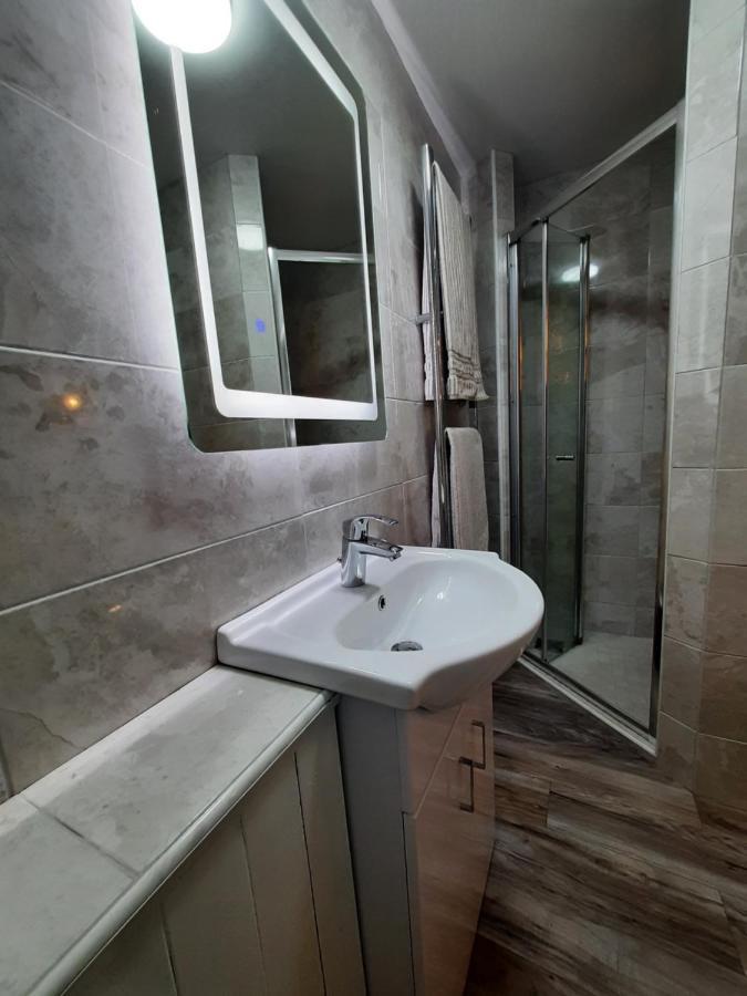 Highlander House Boutique Hotel Ротсей Екстериор снимка