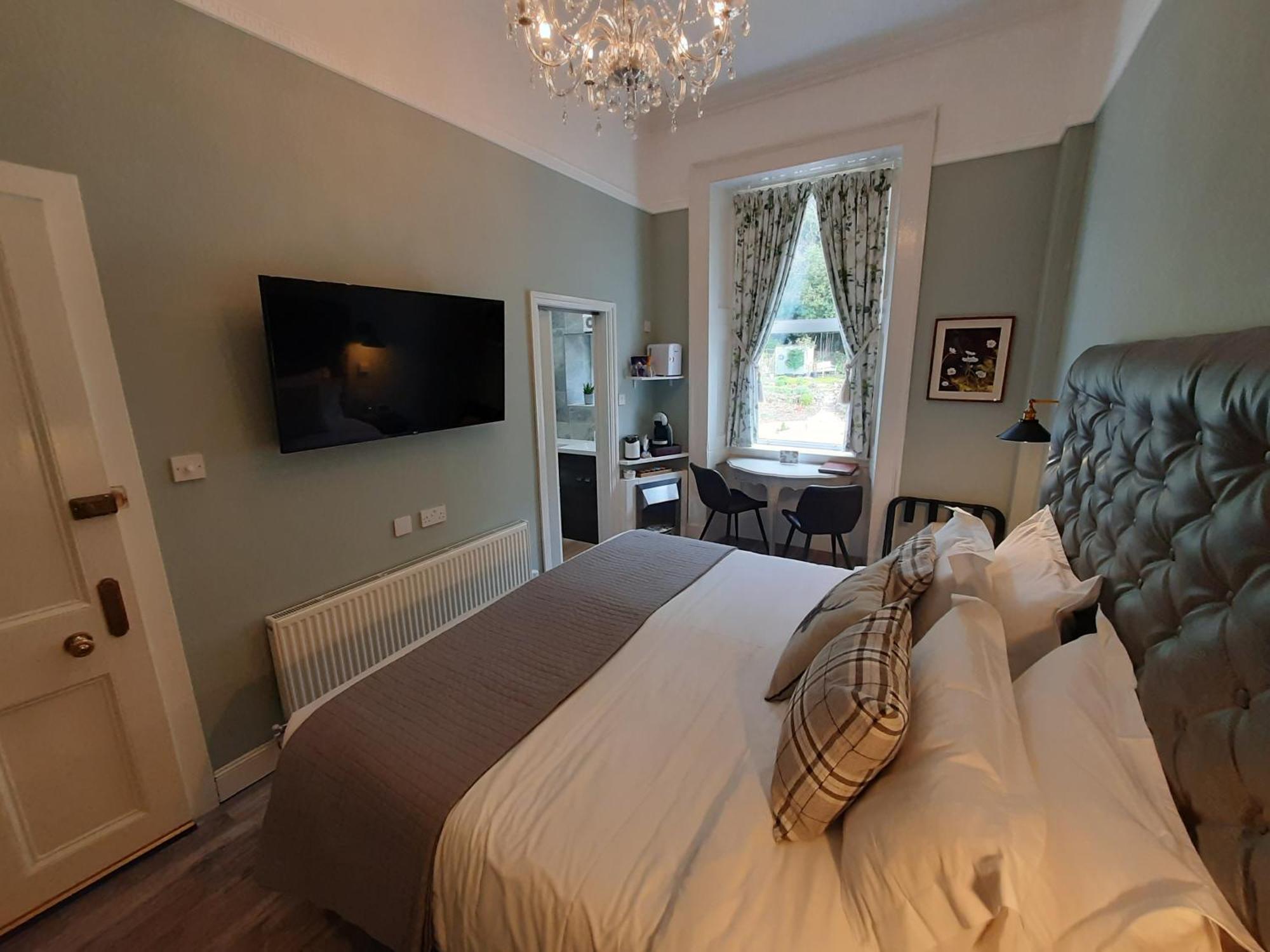 Highlander House Boutique Hotel Ротсей Екстериор снимка